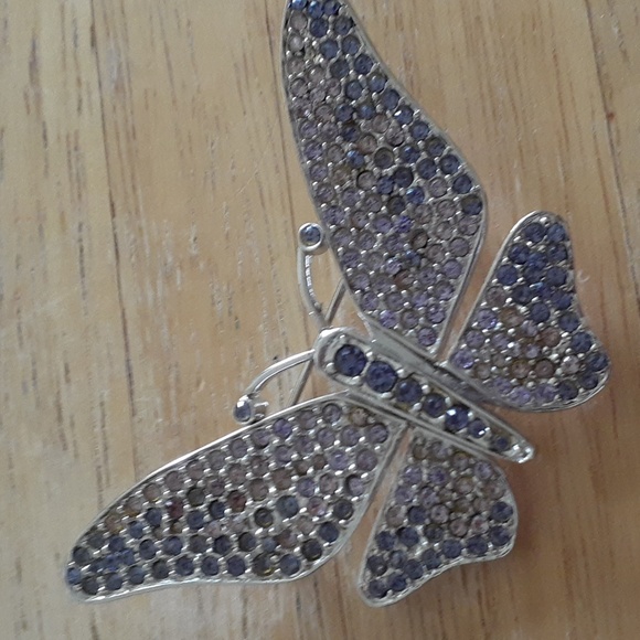 Gorgeous Swarovski Crystal Butterfly Brooch S136 - Picture 3 of 9